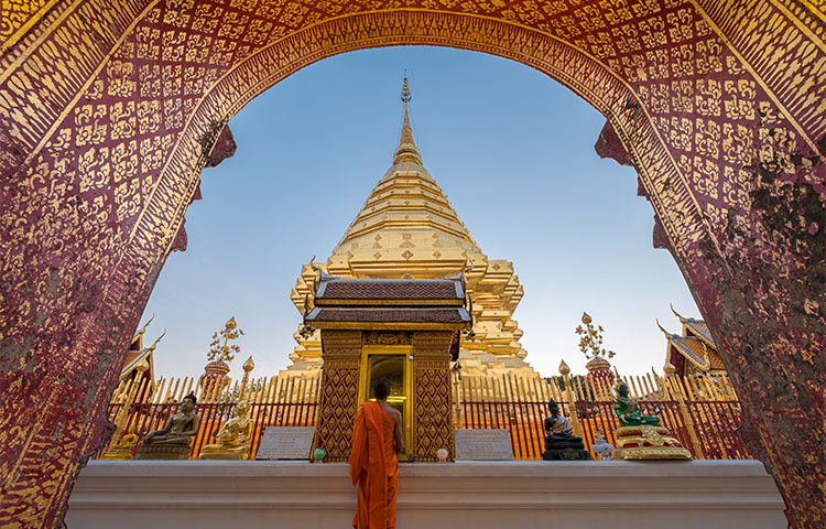 7-992-Monk at Chiang Mai temple